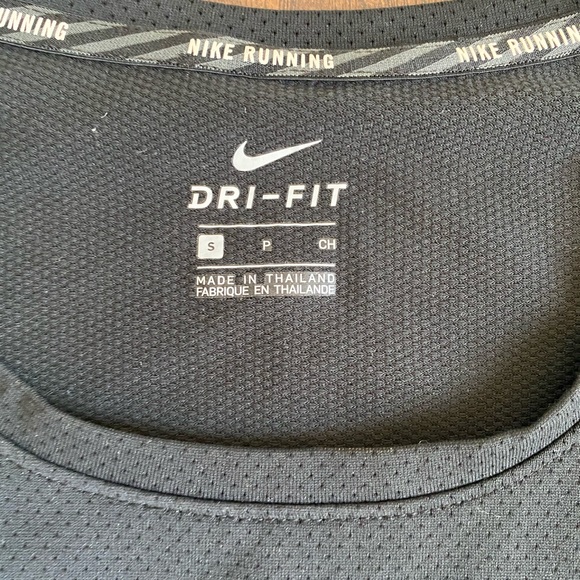 Nike Dry Fit - Picture 2 of 2